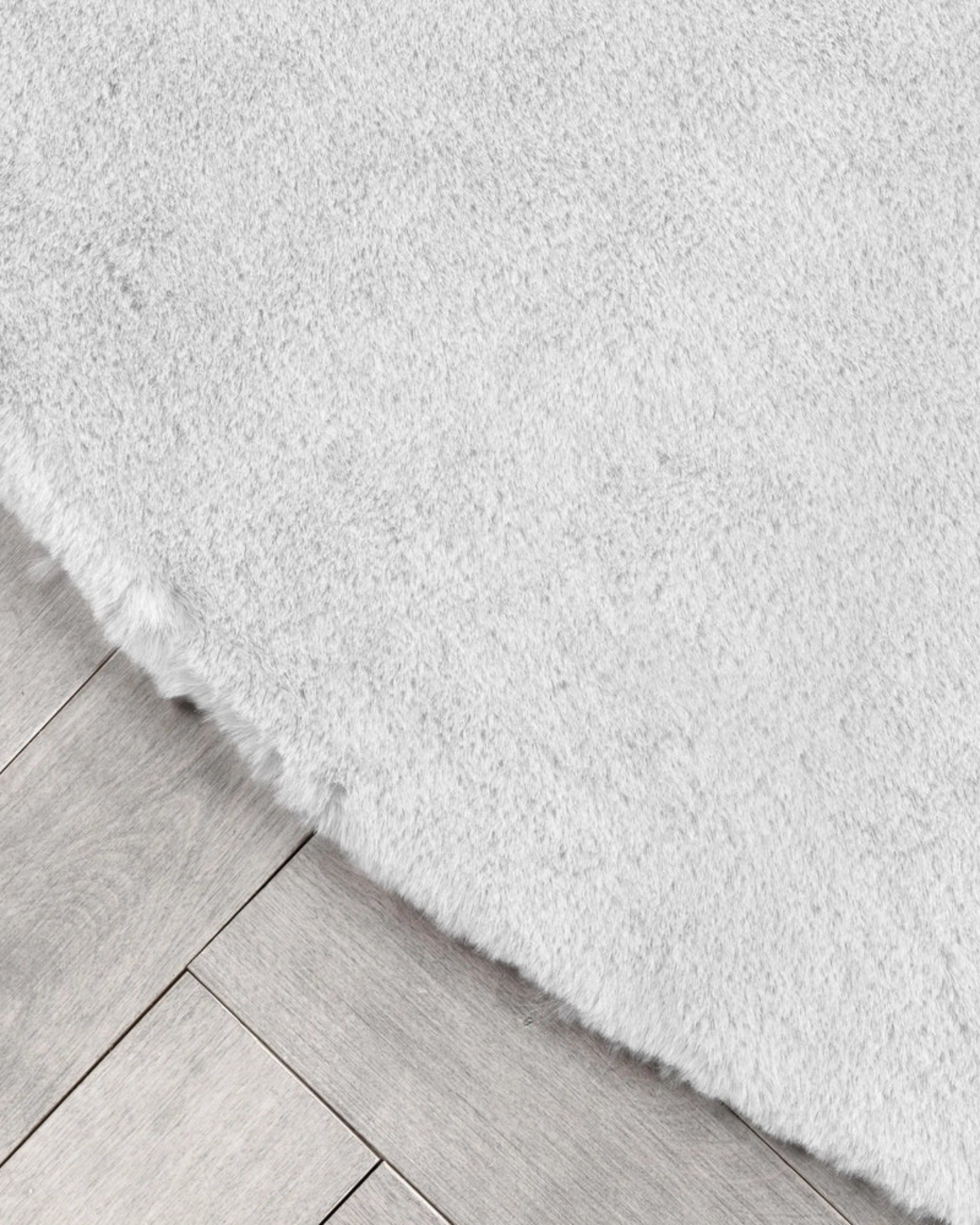 Softopia Halı Softy Gri Yuvarlak Yumuşak Dokulu Post Halı